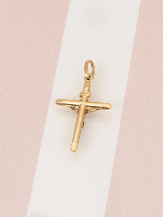 Złoty krzyżyk 585 z Jezusem w białym złocie widok z tyłu